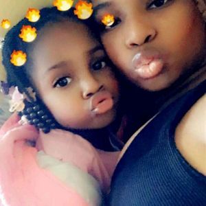 Meet your Posher, Dee